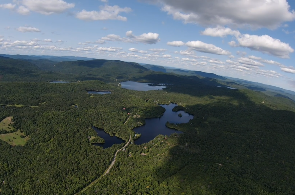 Val-des-Lacs vu du ciel,