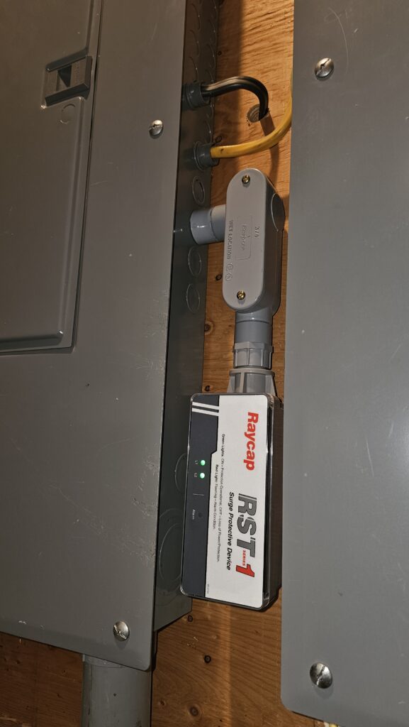 Installation de parasurtenseur dans les Laurentides.